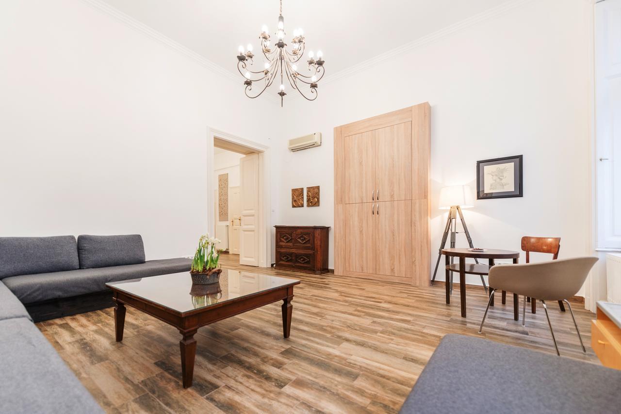 Family And Friends Apartment بودابست المظهر الخارجي الصورة