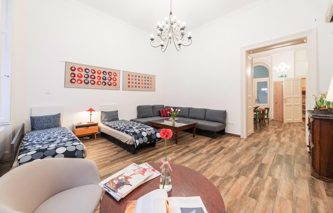 Family And Friends Apartment بودابست المظهر الخارجي الصورة
